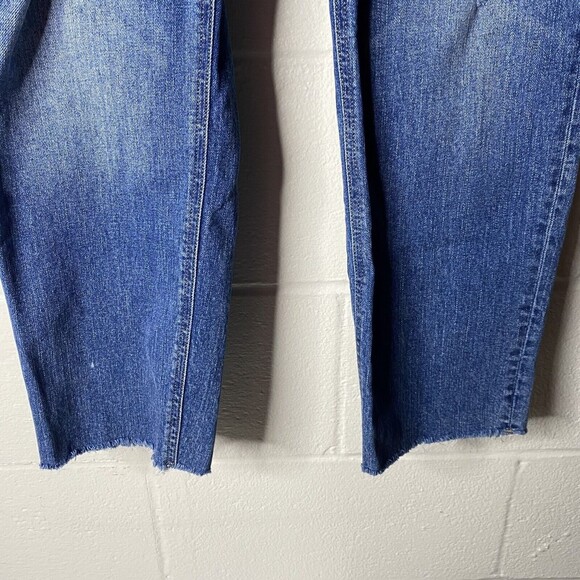 Old Navy Womens Sz 10 Distressed Boyfriend ankle jeans mid rise raw hem - Picture 6 of 15